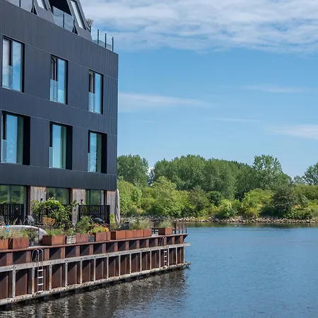 Дом отдыха Sanders Pier - Fantastic 3-bedroom Townhouse With Balcony Terrace
