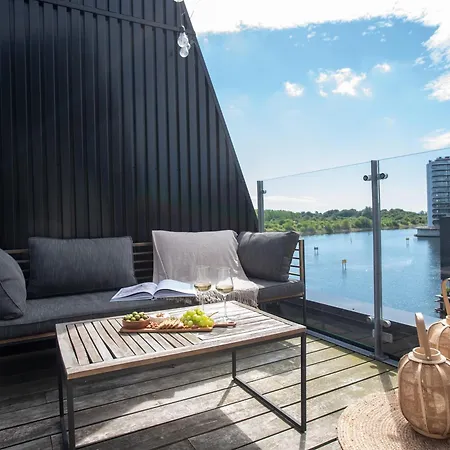 Sanders Pier - Fantastic 3-bedroom Townhouse With Balcony Terrace